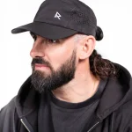 Czarna czapka do biegania